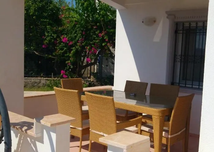 Villa Center Sea View